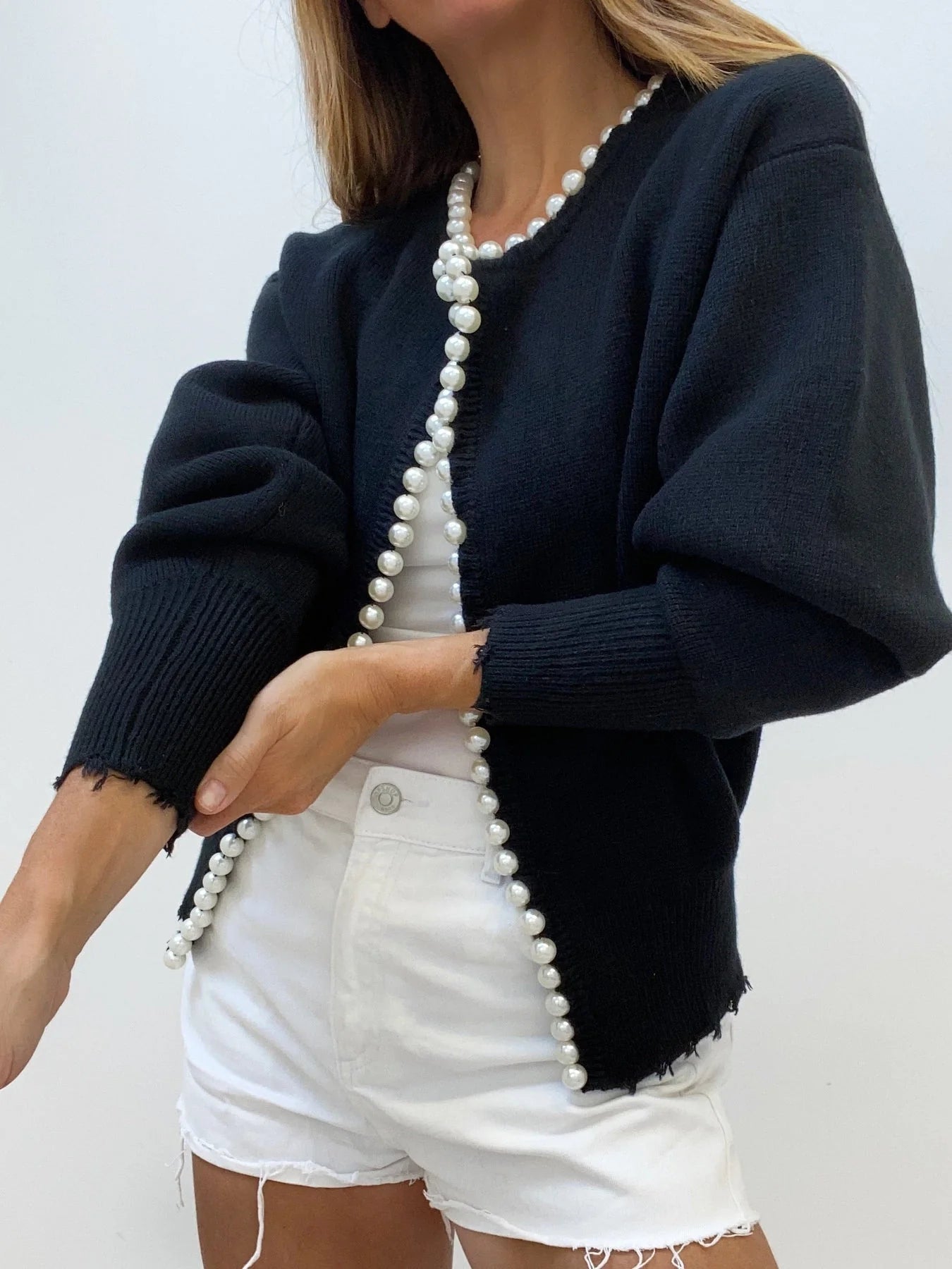 Cardigan con Bordo di Perle